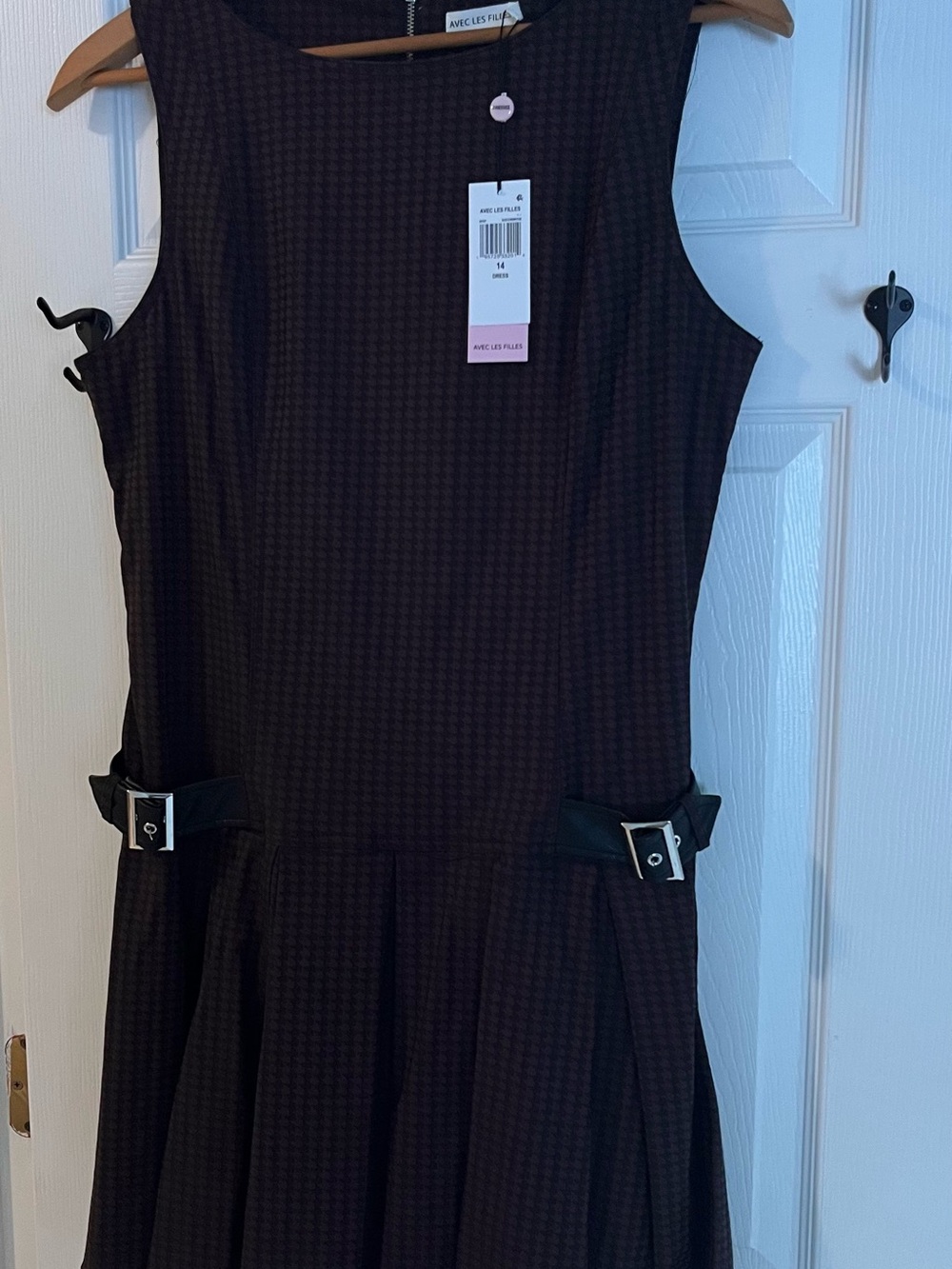 Avec Les Filles Black and Burgundy Houndstooth Sleeveless Fit-and-pleat Dress